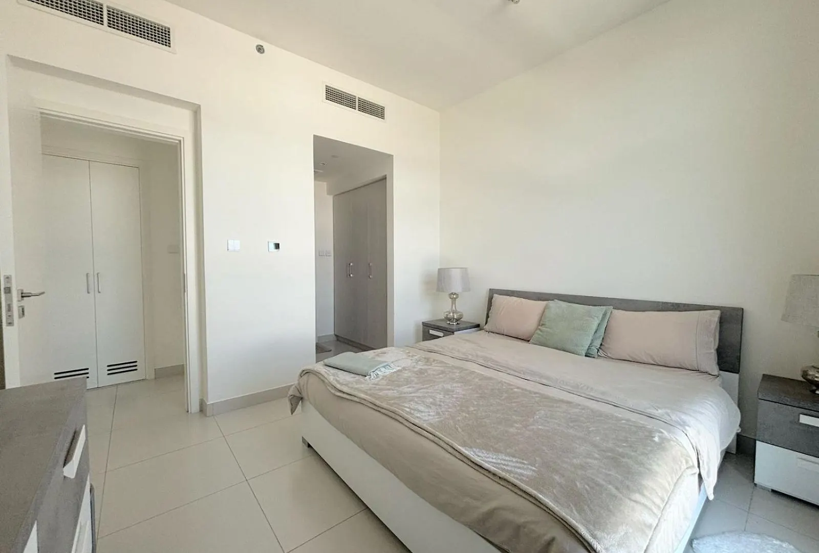 Charming 3 Bedrooms Apartment In Dubai Hills